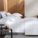 Super Fronha Trussardi Dominicani Branco/Nocciola 600 Fios Cetim 100% Algodão Egípcio (50cm x 90cm)