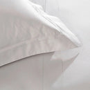 Fronha Buddemeyer Luxus Dallas II 600 Fios com 3 Abas Branco 50cm x 90cm