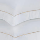 Super Fronha Trussardi Dominicani Branco/Nocciola 600 Fios Cetim 100% Algodão Egípcio (50cm x 90cm)