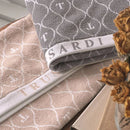 Toalha de Rosto Trussardi Speciale 100% Algodão Fendi 48x90cm